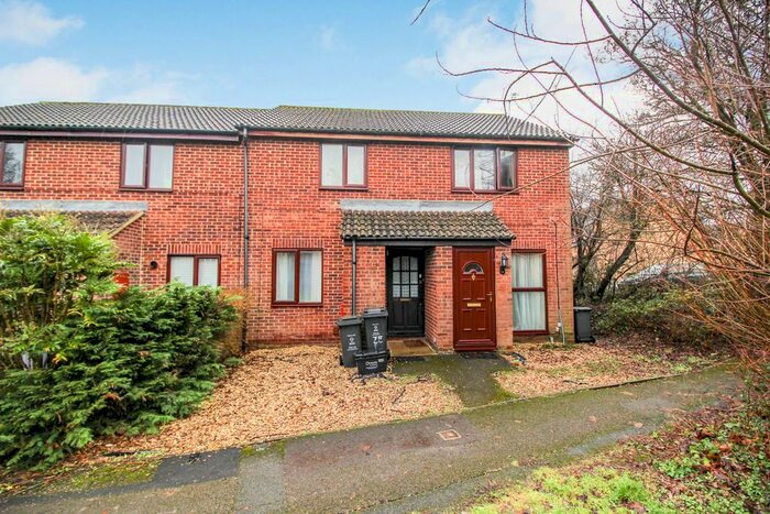 2 Bedroom Maisonette To Rent In Ascham Road, Grange Park, Swindon, SN5