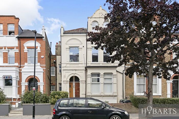 2 Bedroom Flat For Sale In Ridge Road, London, N8