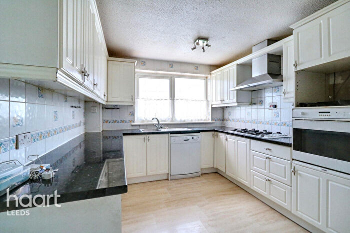 3 Bedroom Terraced House For Sale In Bell Lane, Leeds, LS13
