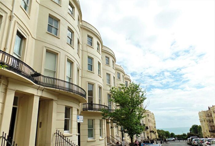 2 Bedroom Apartment To Rent In Brunswick Place, Hove, BN3