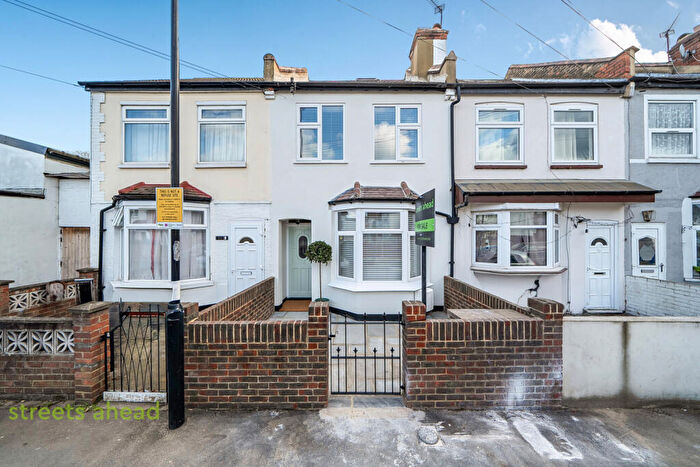 3 Bedroom Terraced House For Sale In Boston Road, Croydon, CR0