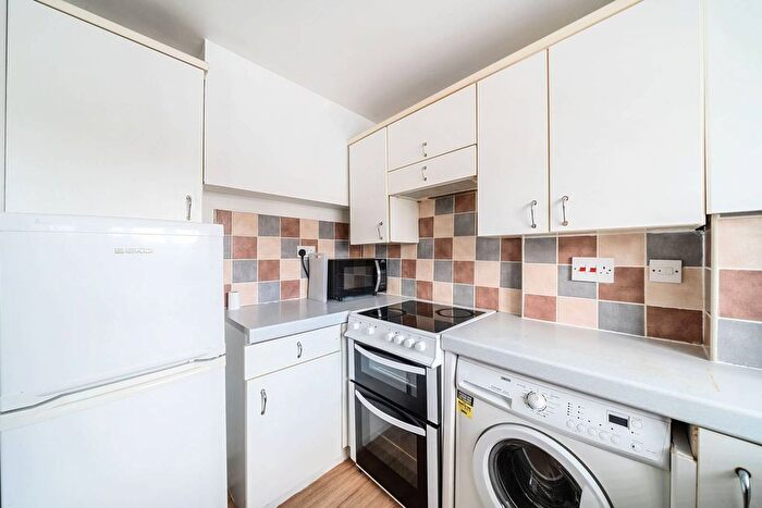 1 Bedroom Property To Rent In Chaucer Drive, South Bermondsey, London, SE1