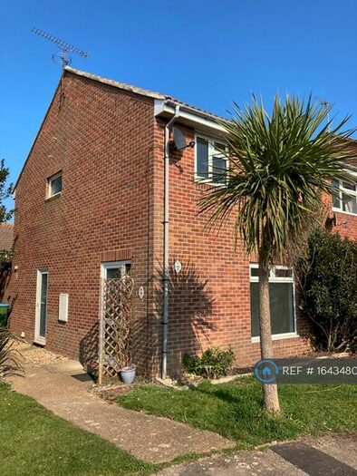 3 Bedroom End Of Terrace House To Rent In Saxon Close, East Preston, Littlehampton, BN16
