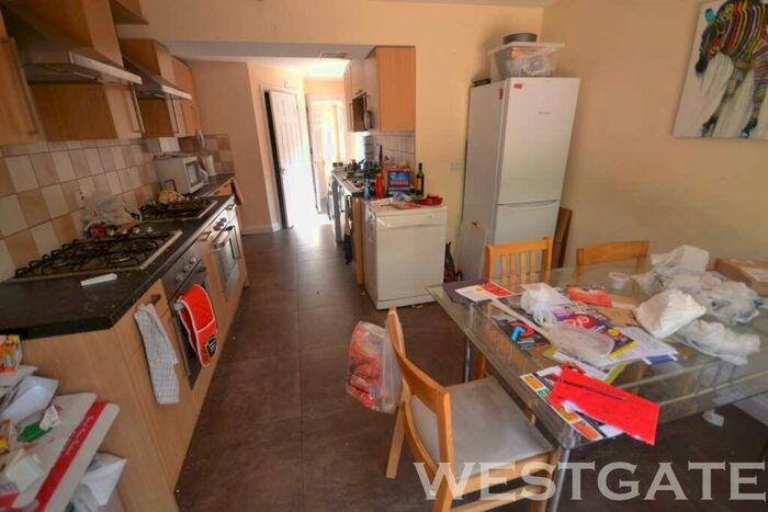 8 Bedroom Terraced House To Rent In Donnington Road, Reading, RG1