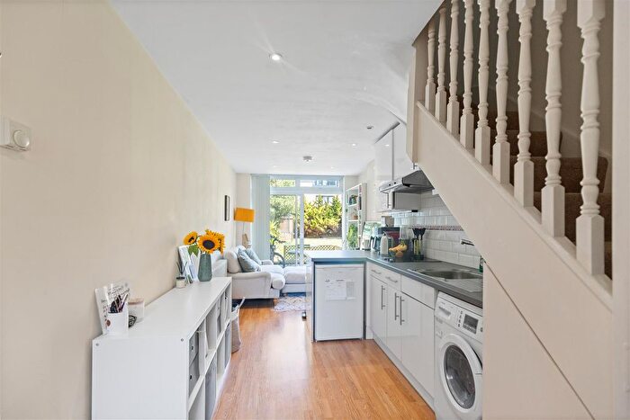 1 Bedroom Flat To Rent In Haverstock Hill, Belsize Park, NW3