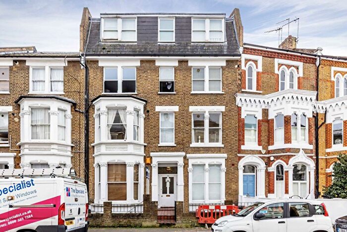 1 Bedroom Flat To Rent In Batoum Gardens, London, W6