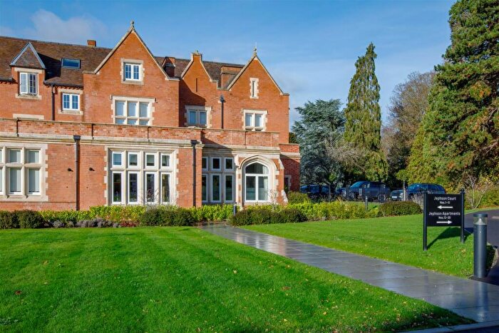 2 Bedroom Apartment For Sale In Stoneleigh Road, Blackdown, Leamington Spa, CV32