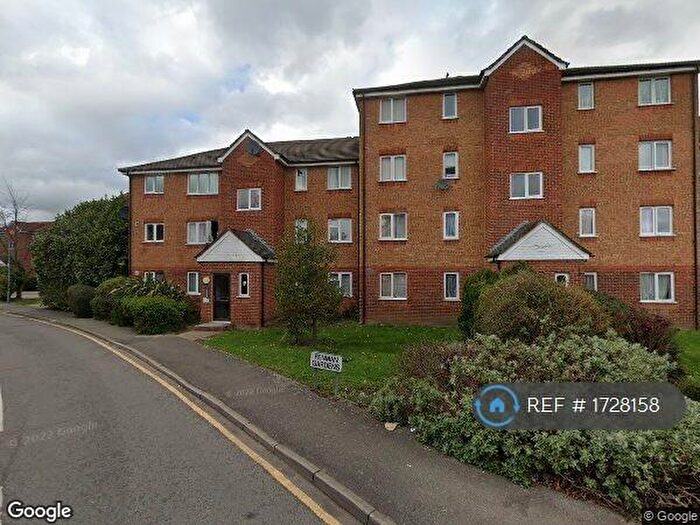 Studio To Rent In Goodmays, Ilford, IG3