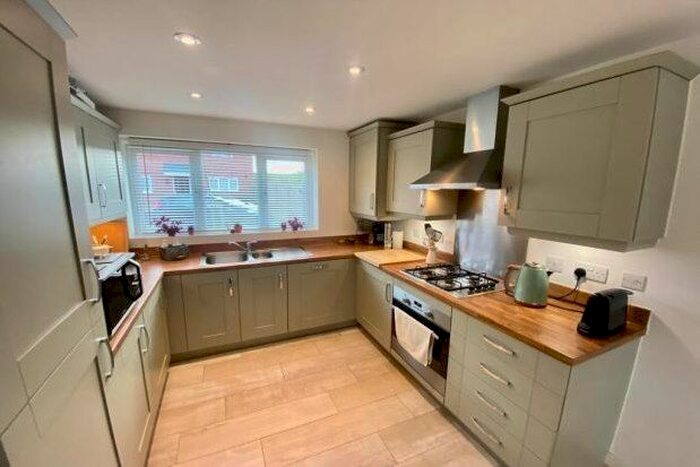 3 Bedroom Property To Rent In Mandalay Road, Mansfield, NG19