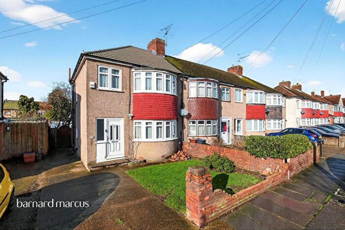 3 Bedroom End Terrace House For Sale In Rochester Avenue, Feltham, TW13