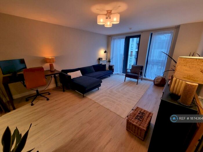 1 Bedroom Flat To Rent In Theodor Court, Barnet, London, NW9