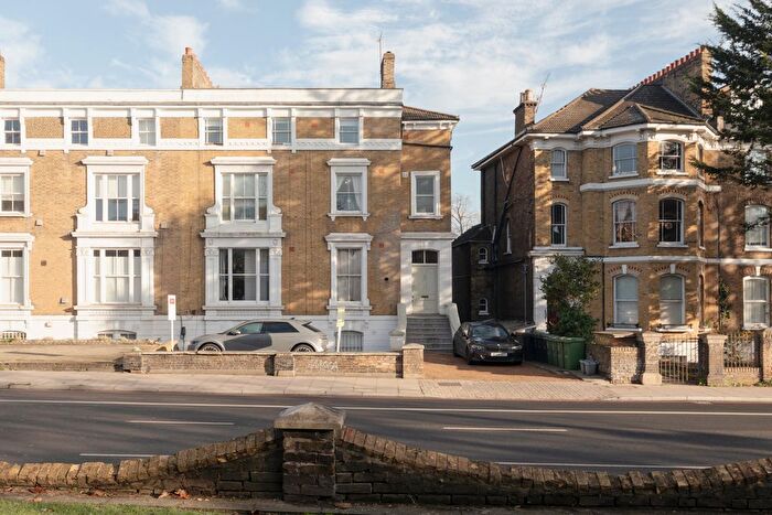 1 Bedroom Flat For Sale In Lewisham Way, New Cross, SE4