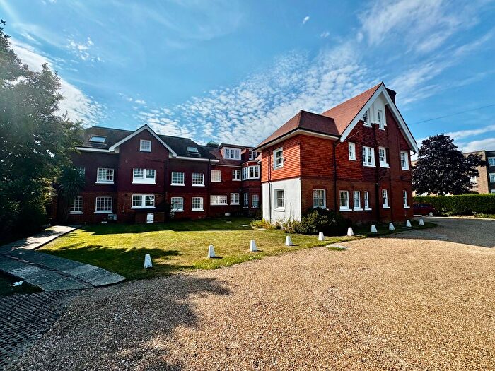 2 Bedroom Flat To Rent In St. Michaels Lodge, Worthing, BN11