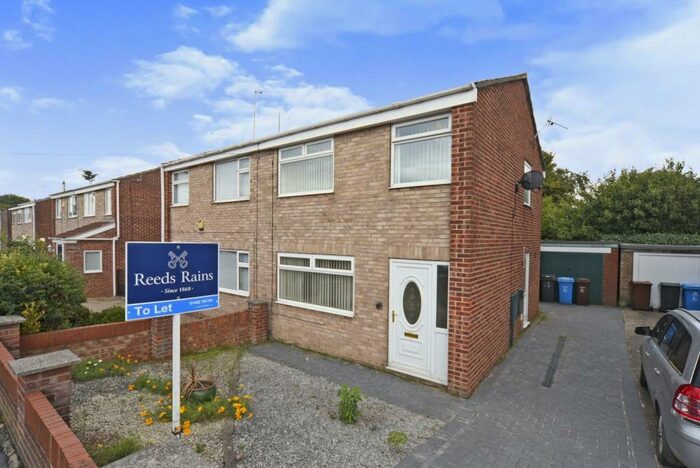 3 Bedroom Semi-Detached House To Rent In St. James Close, Sutton-on-Hull, Hull, East Yorkshire, HU7