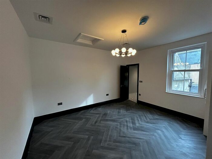 3 Bedroom Flat To Rent In East Street, Brighton, BN1