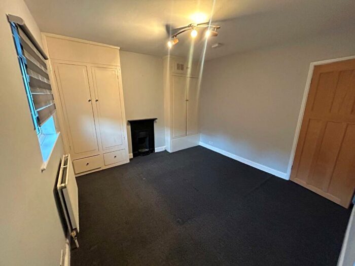 2 Bedroom End Of Terrace House To Rent In Danefield Road, Abington, Northampton, NN3