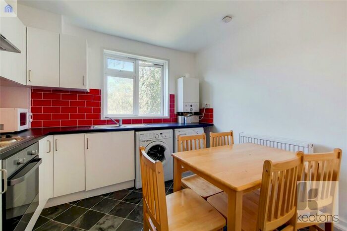 3 Bedroom Flat To Rent In Bassett Street, Kentish Town, London, NW5