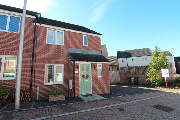 3 Bedroom Semi-Detached House For Sale In Cae Garw, Oakdale, Blackwood, NP12