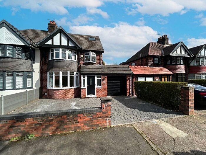 4 Bedroom Semi-Detached House For Sale In Hastings Road, Eccles, M30