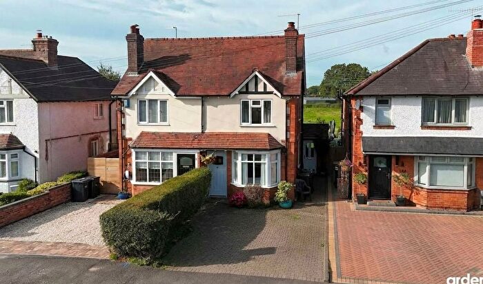 2 Bedroom Semi-Detached House For Sale In Stourbridge Road, Fairfield, B61
