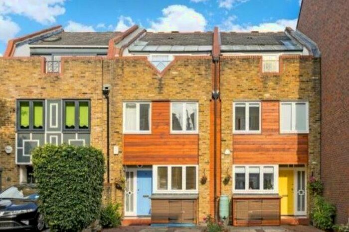3 Bedroom Property To Rent In Tabor Grove, London SW19