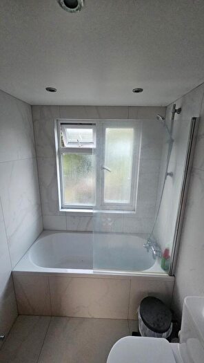 1 Bedroom Semi-Detached House To Rent In Sherrards Way, Barnet, Hertfordshire, EN5