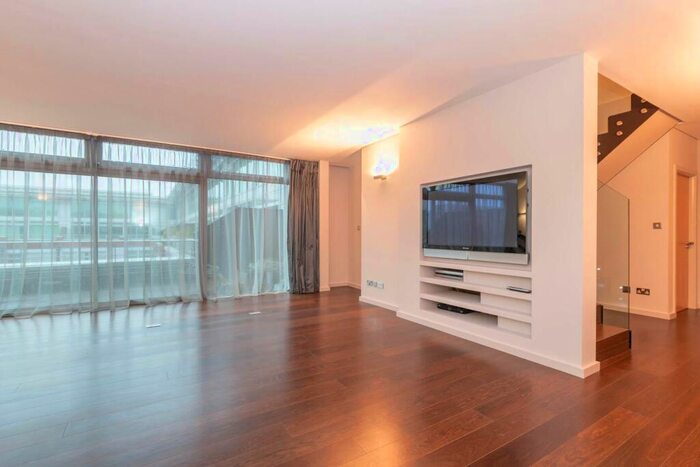 3 Bedroom Apartment To Rent In New Hampton Lofts, Great Hampton Street, B18