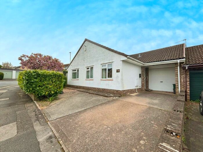 3 Bedroom Semi-Detached Bungalow For Sale In Lytes Cary Road, Keynsham, Bristol, BS31