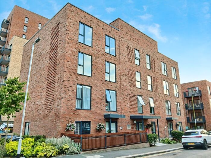 2 Bedroom Flat For Sale In Cooke House, Sydney Road, Watford, WD18