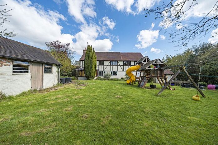 5 Bedroom Detached House For Sale In Blackhouse Road, Colgate, RH13