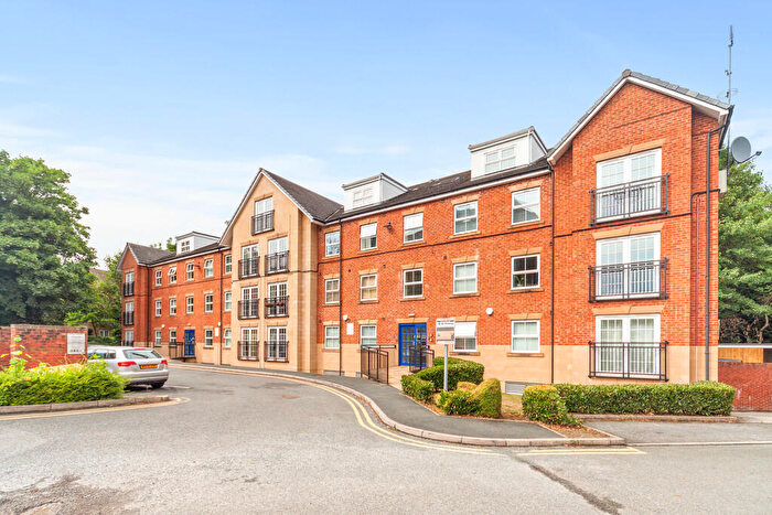 2 Bedroom Flat To Rent In Flat Sandringham Court, Sandringham Drive, LS17