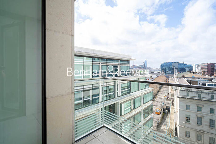 2 Bedroom Apartment To Rent In Sugar Quay, Water Lane, EC3R