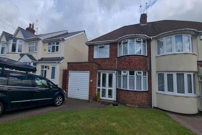 3 Bedroom Property To Rent In Elsma Road, Oldbury, B68