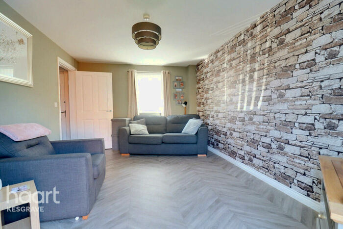 3 Bedroom Semi-Detached House For Sale In Hares Close, Ipswich, IP5