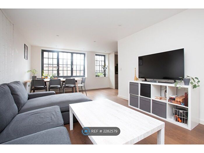 2 Bedroom Flat To Rent In Kings Cross, London, N1