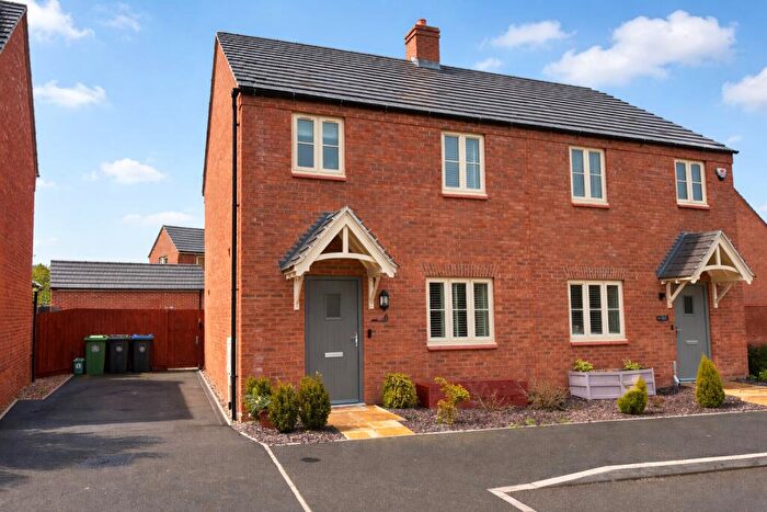 Semi Detached House For Sale In Raleigh Avenue Southam, CV47