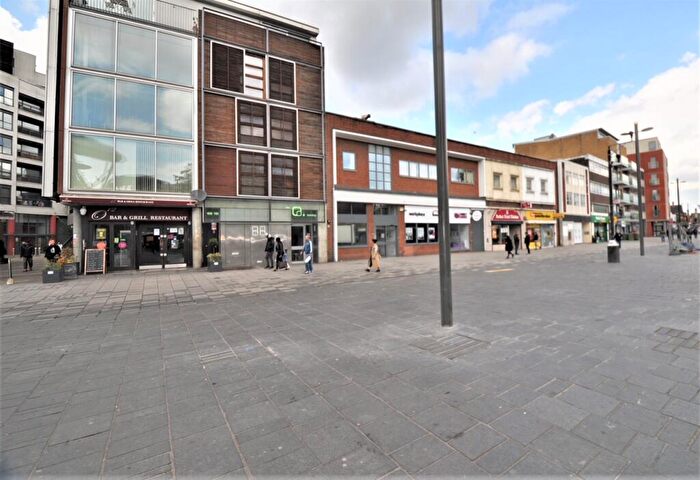 1 Bedroom Apartment To Rent In The Q Building, The Grove, Stratford, London, E15