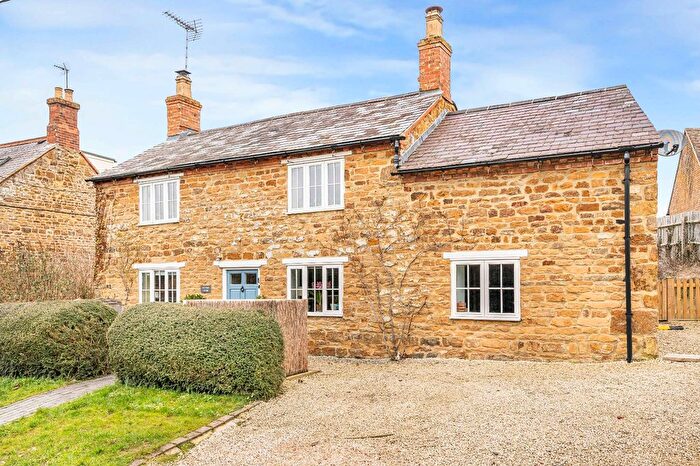 4 Bedroom Detached House For Sale In Upper Boddington, Daventry, Northamptonshire, NN11
