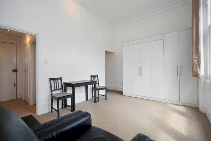 Studio To Rent In Wetherby Gardens, London SW5