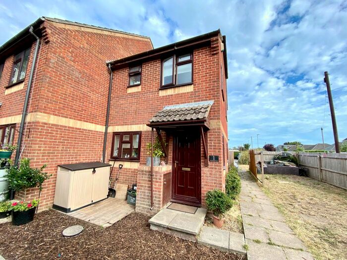 2 Bedroom End Of Terrace House To Rent In A Dennistoun Ave, Christchurch, BH23