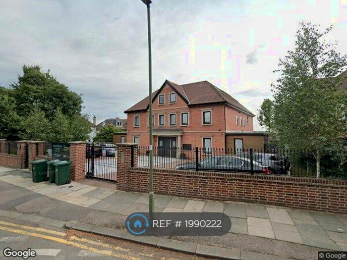 2 Bedroom Flat To Rent In Miramar Lodge, London, NW4