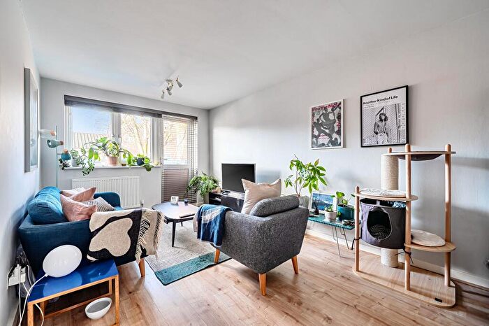 2 Bedroom Flat For Sale In Usher Road, Bow, London, E3