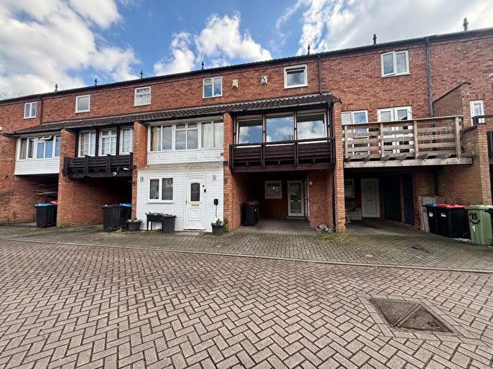 3 Bedroom Town House To Rent In Ironmonger Court, MK14