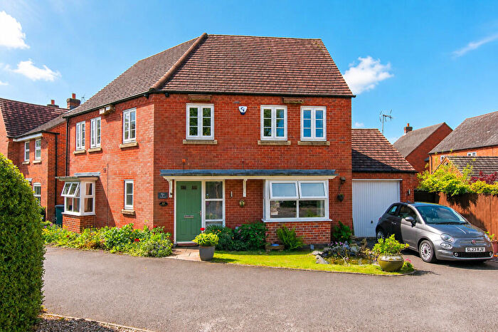 4 Bedroom Detached House For Sale In Hope Way, Church Gresley, DE11