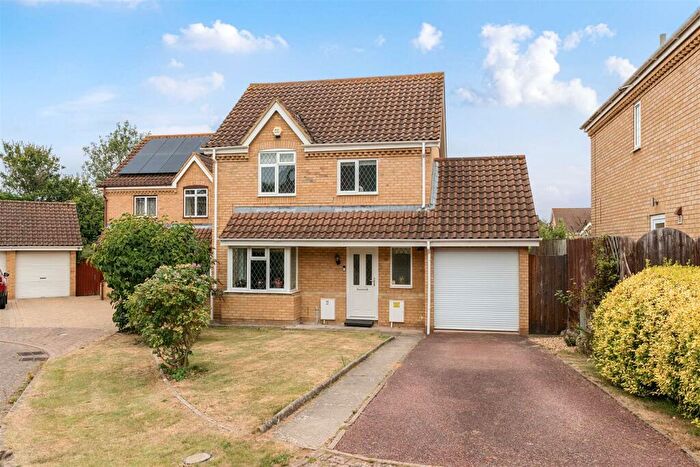 3 Bedroom Detached House For Sale In Quenby Way, Bromham, MK43