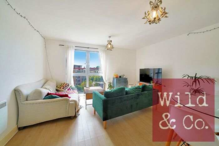 1 Bedroom Flat To Rent In Dockside Court, Harry Zeital Way, Hackney, E5