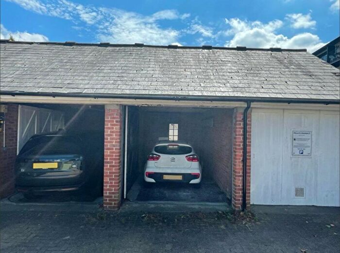 1 Bedroom Garage / Parking To Rent In Bars Hill, Cowes, PO31