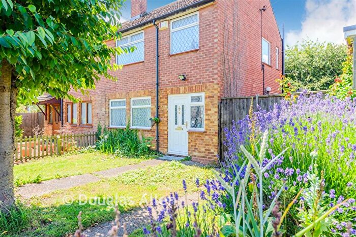 3 Bedroom Semi-Detached House For Sale In Belmont Avenue, Wickford, Essex, SS12
