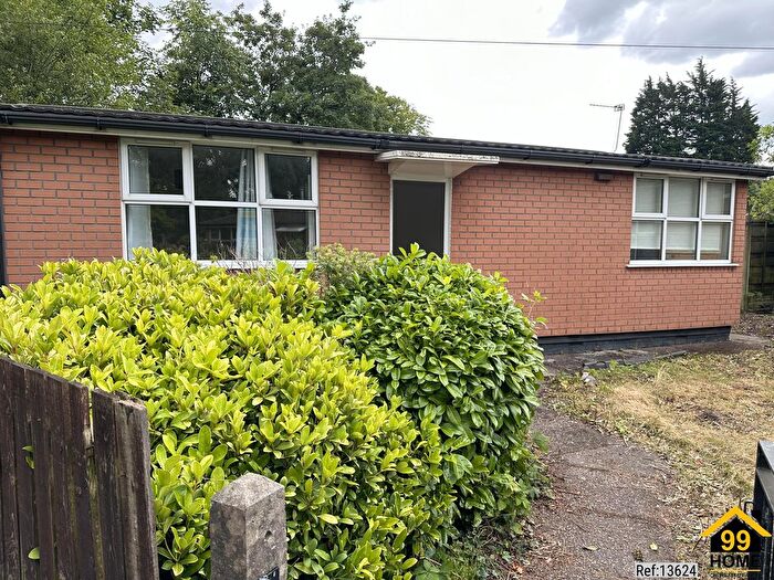 3 Bedroom Detached Bungalow To Rent In Tarran Place, Altrincham, Manchester, WA14