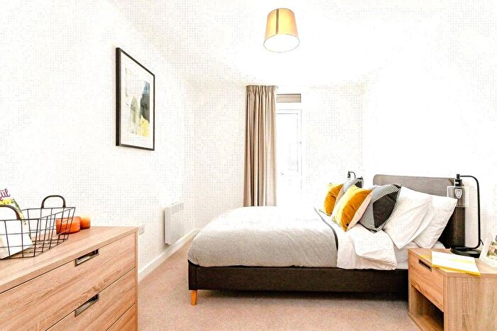 1 Bedroom Flat To Rent In Exchange Square, The Priory Queensway, Birmingham, West Midlands, B4